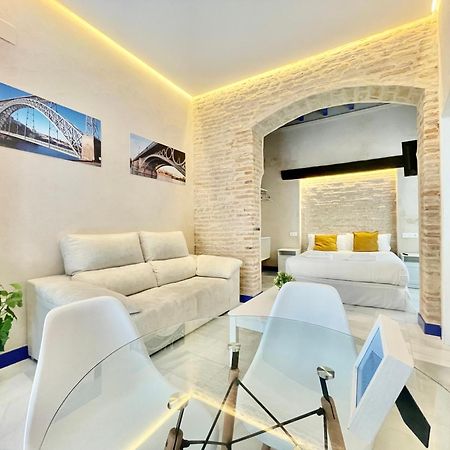 Philippe'S Home Triana Seville Luaran gambar