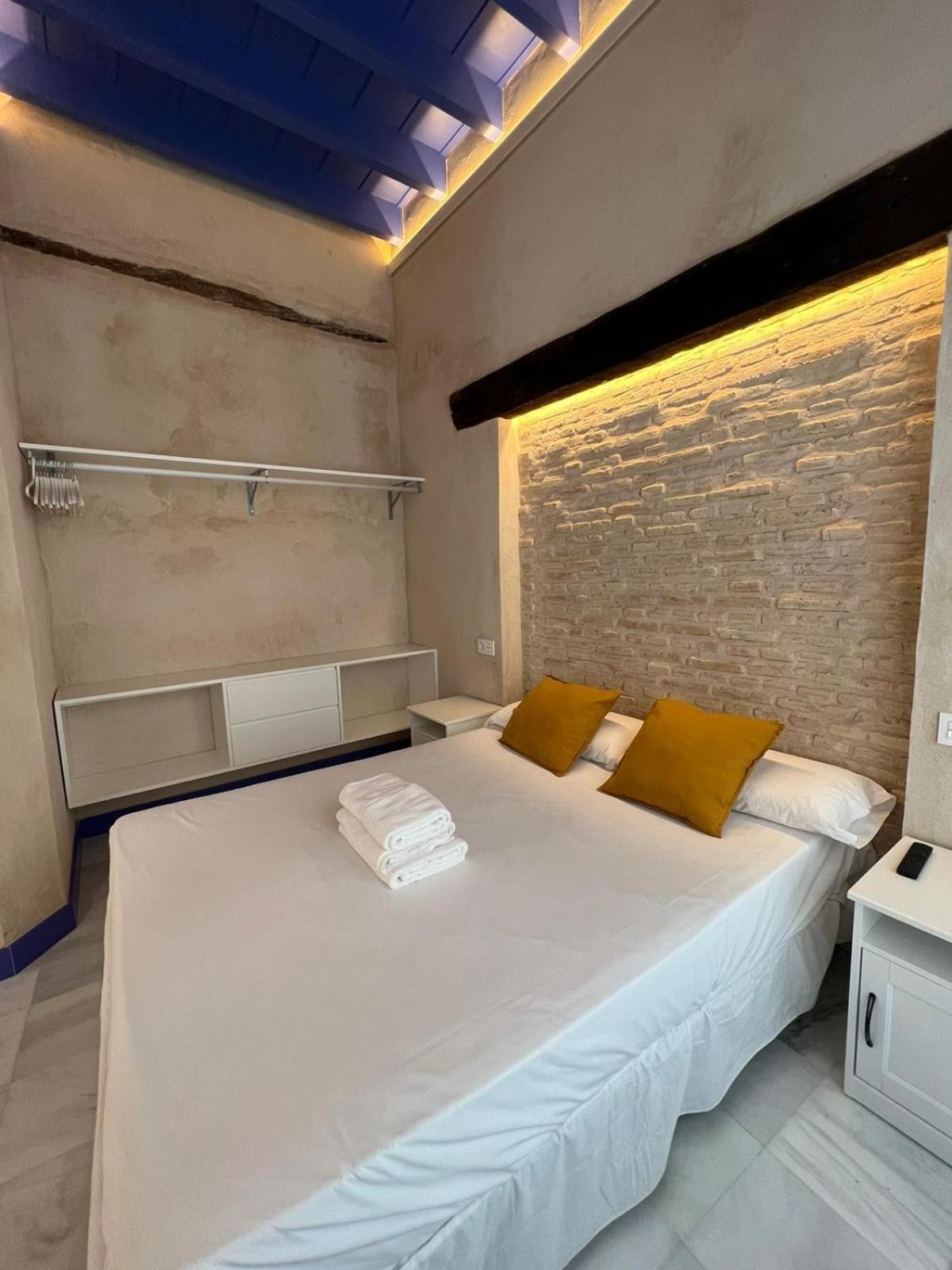 Philippe'S Home Triana Seville Luaran gambar